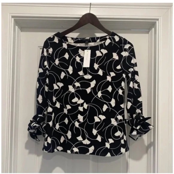 Gorgeous Blouse - NEW!! - Picture 7 of 7